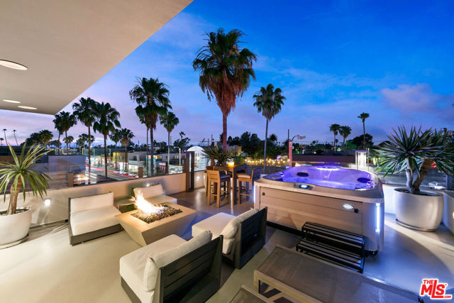 Property photo of 1430 Abbot Kinney BL