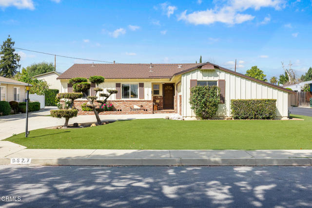 Property photo of 9527 Broadway