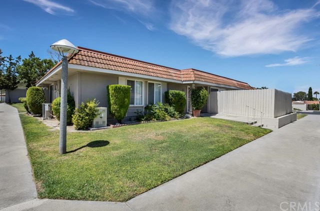 A photo of property located at 23346 Via San Martine, Aliso Viejo
