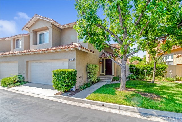 A photo of property located at 2529 Avenita Alpera, Tustin