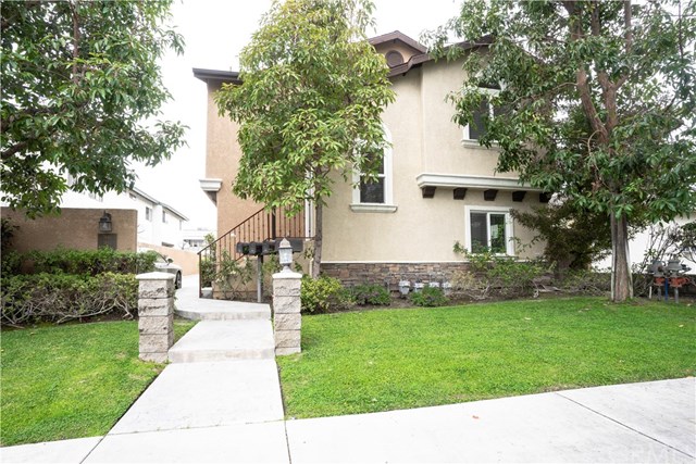 A photo of property located at 3681 Green AV, Los Alamitos