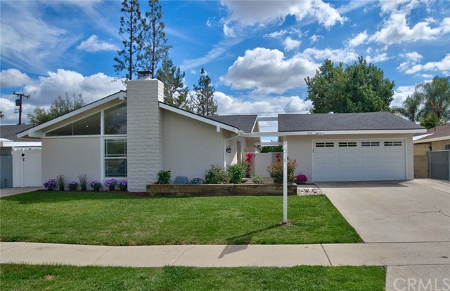 A photo of property located at 326 Somerset DR, Placentia