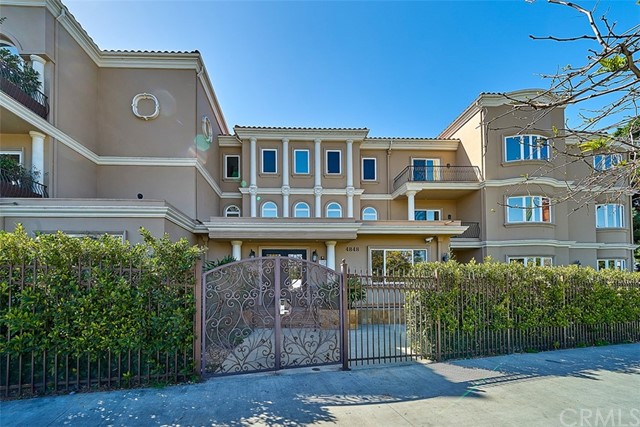 A photo of property located at 4848 Wilshire BL, Los Angeles